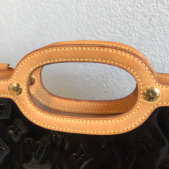 SOLD 🥳Louis Vuitton Roxbury Drive in Vernis Monogram - Picture 12 of 16